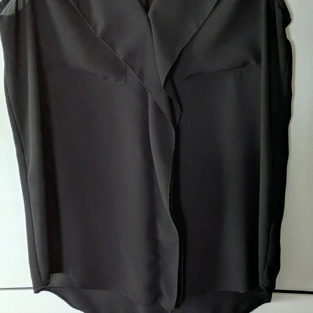 Apt 9 black v-neck sleeveless blouse - Picture 4 of 8